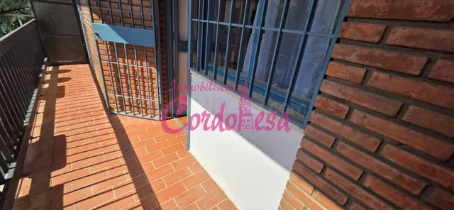 Amplio y Luminoso Piso en Alquiler en Renfe, Córdoba por €10 - foto 3