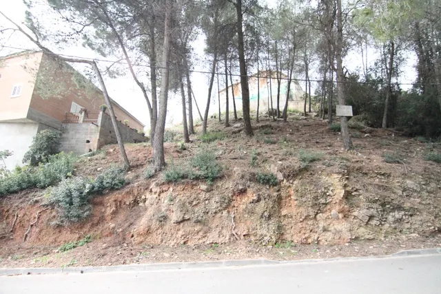 Terreno urbano de 535m2 en Can Llopard Corbera de Llobregat — 3