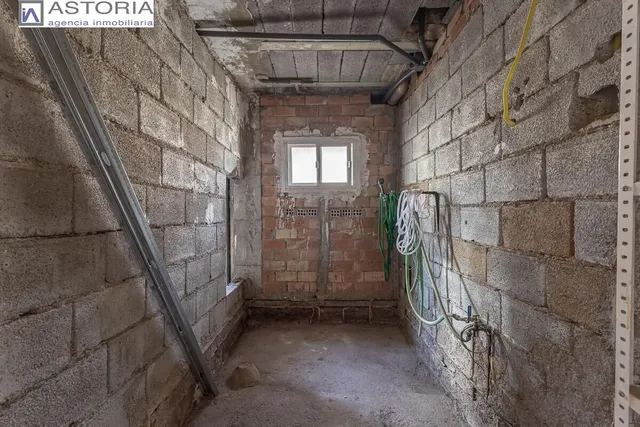 Casa en venta en Monachil (Granada) – Amplia, luminosa y con gran potencial — 38
