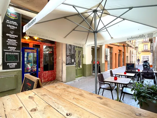 Figueres, Centro: TRASPASO de restaurante temático único - L