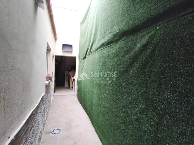 SE VENDE CASA CON GARAJE EN NOVELDA EN REFORMA. — 21