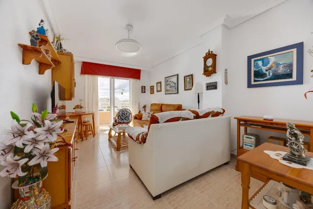 Encantador Apartamento de 2 dormitorios y 1 baño con piscina comunitaria — 7