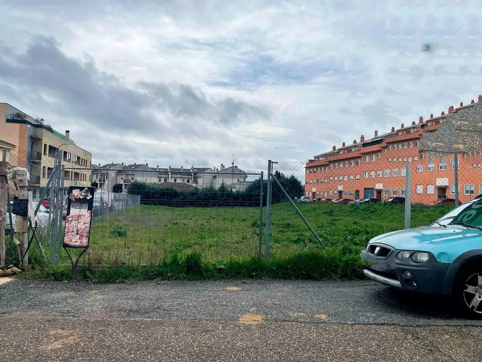 Urbis te ofrece una parcela en venta en Aldeaseca de la Armuña, Salamanca.