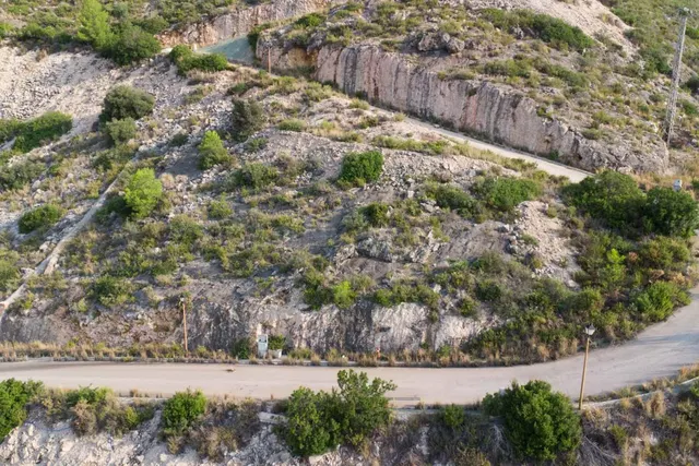 Terreno edificable en Jalón con vistas al valle y servicios cercanos — 5