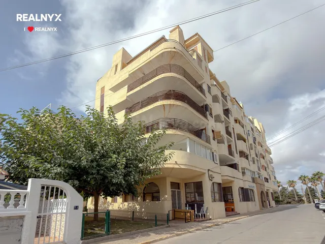 La Veleta! Acogedor apartamento exterior , con amplia terraza y vistas laterales al mar ubicación en urbanización exclusiva con piscina a 150 metros del mar — 5