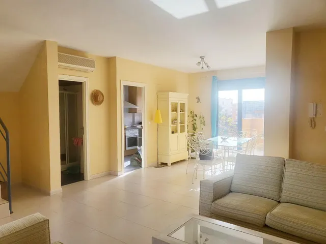 ÁTICO EXCLUSIVO CON VISTAS, TERRAZAS, PISCINA Y GARAJE – A 250 M DE LA PLAYA — 3