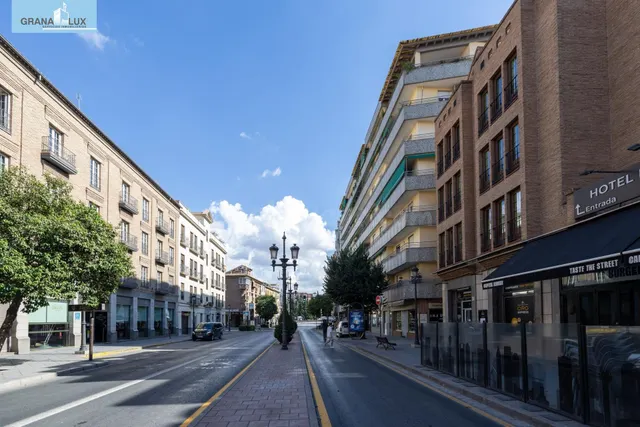 Piso y cochera en venta junto Acera de Darro. — 3