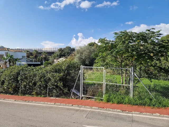 Terreno edificable Marbella con vistas a campo de golf y alta densidad — 6