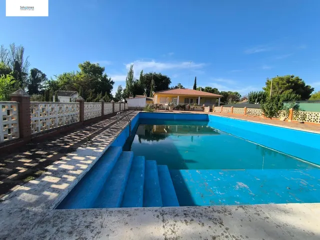 Exclusivo Chalet Seminuevo en Albacete con Amplias Instalaciones de Lujo — 19