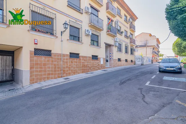 Piso en la Zubia con Plaza de aparcamiento y trastero. — 9