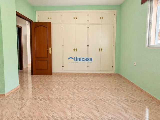 119 m2 con terraza y patio · 3 dormitorios · a reformar — 18