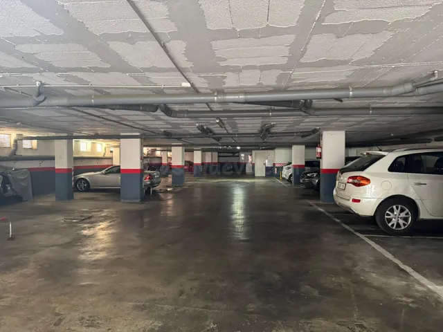 Plaza de parking en Santa Margarita – Cerrado, vigilado y co - foto 5