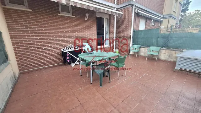 AMPLIO BAJO DE 3 habitaciones, CON TERRAZA JARDÍN A ESCASOS METROS DE LA PLAYA. ORIÑON — 42