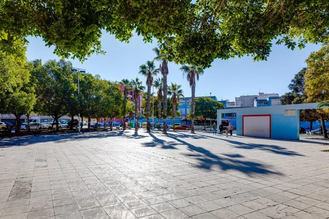 Encantador Apartamento de 2 dormitorios y 1 baño con piscina comunitaria — 38