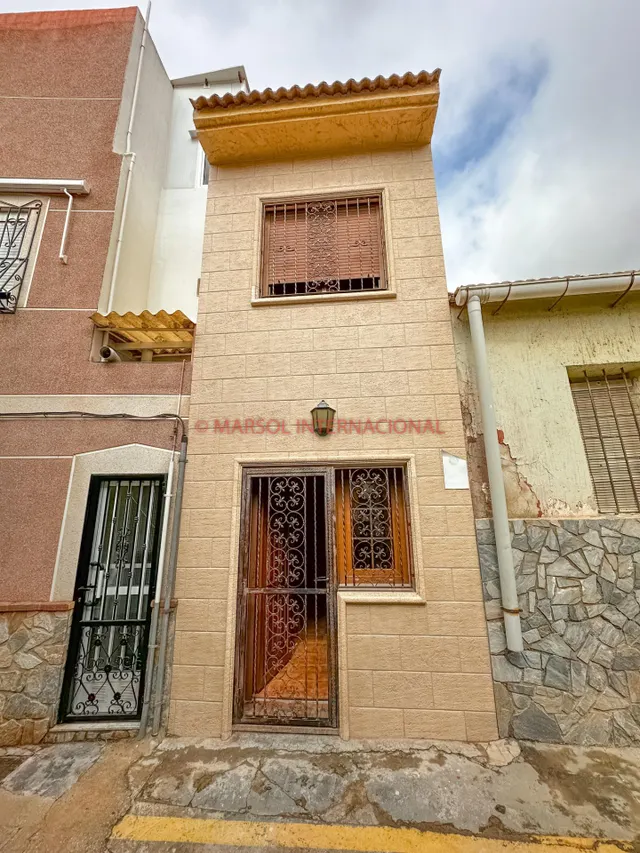 CASA DE NUEVA CONSTRUCCIÓN, AÑO 2011 EN ORIHUELA — 3