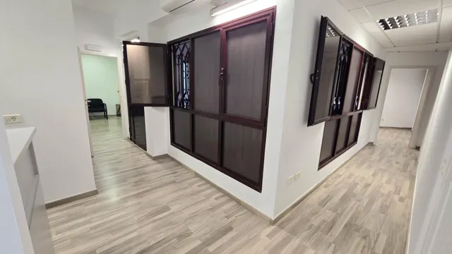 Oficina reformada y amueblada de 128 m2 en el Edificio Peceño, en pleno centro de Santa Cruz de Tenerife — 11