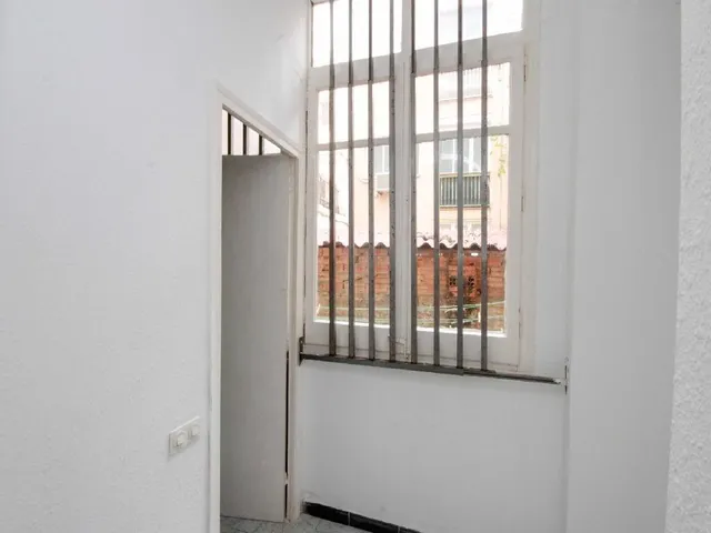 Amplia Planta Baja en c/Monistrol (Vila de Gràcia) Barcelona — 15
