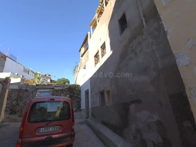 Se vende Piso OKUPADO en Calle Calle Caridad 11 Palmas de Gr