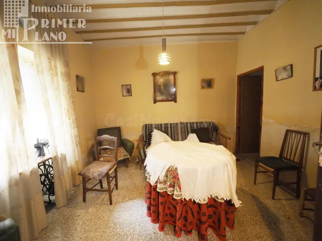 Vivienda de 2 plantas en pleno centro de Tomelloso en calle  - foto 4