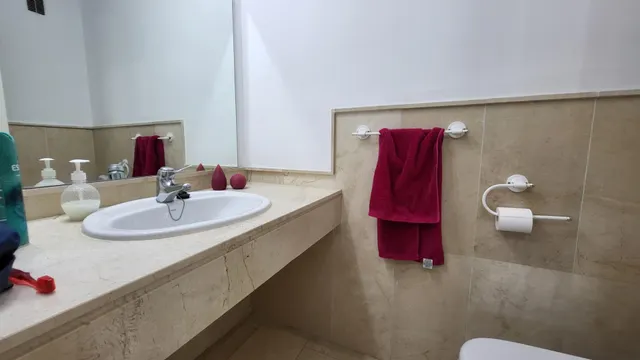 Amplio apartamento de tres dormitorios con vistas panorámicas en Nueva Alcántara. — 14