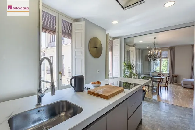 Exclusivo Piso Dúplex en el Corazón de Granada — 9