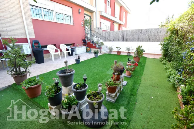 Precioso adosado, amplio y luminoso con garaje, tres terraza - foto 2