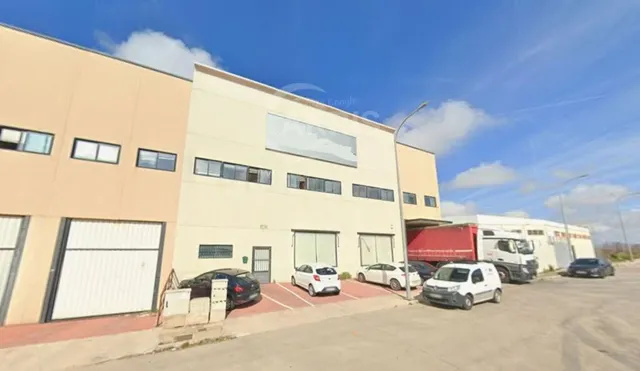 Nave Industrial en Borox