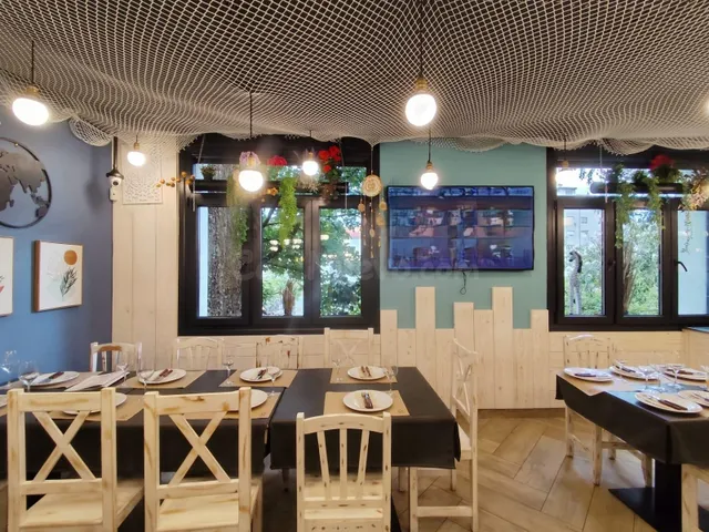 SE VENDE RESTAURANTE A PLENO RENDIMIENTO (CON INQUILINO SOLVENTE)  EN ZONA CENTRO EN OURENSE. — 3