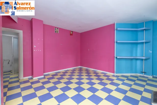 Local comercial en venta en calle agustina de aragón — 8