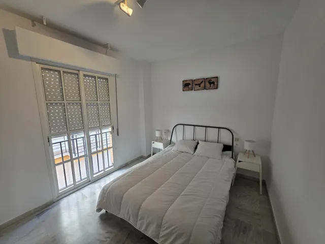 APARTAMENTO EXTERIOR CON ASCENSOR JUNTO AL PARQUE DEL PARLAMENTO — 13
