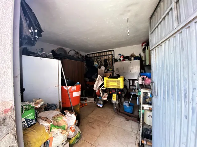 Se vende cortijo a distancia de a pie al pueblo — 24