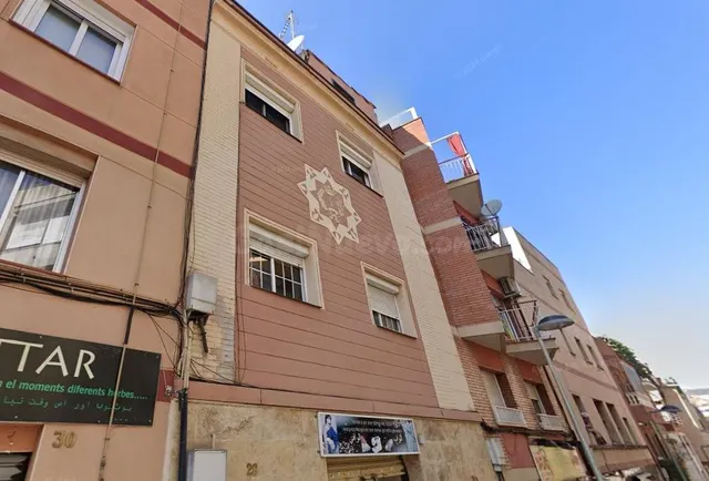 Se vende piso OKUPADO en Rellotge 28 Santa Coloma de Gramene - foto 2