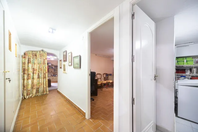 Ponemos a la venta este precioso y peculiar chalet con piscina privada. — 39