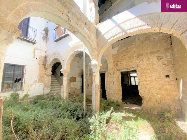OPORTUNIDAD DE INVERSION MAGNIFICO PALACETE SEÑORIAL  EN EL CENTRO — 18