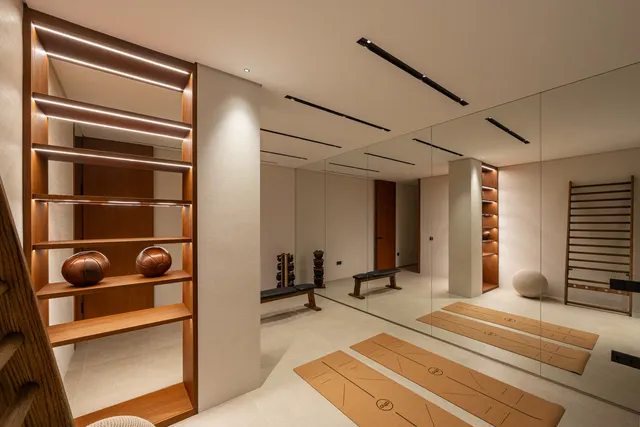 Chalet 6 habitaciones 771m² en venta - Costa del Sol — 28