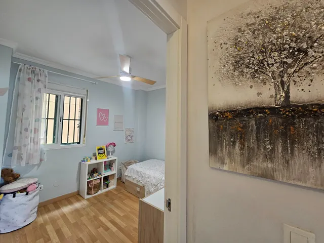 Piso familiar con Garaje, Trastero y Piscina en El Pinillo, a 800 Metros del Mediterráneo — 27