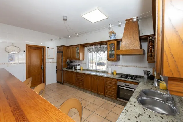 Espectacular chalet de 300 m2 con piscina privada en Camino de los Solanos, Alhaurín de la Torre — 8