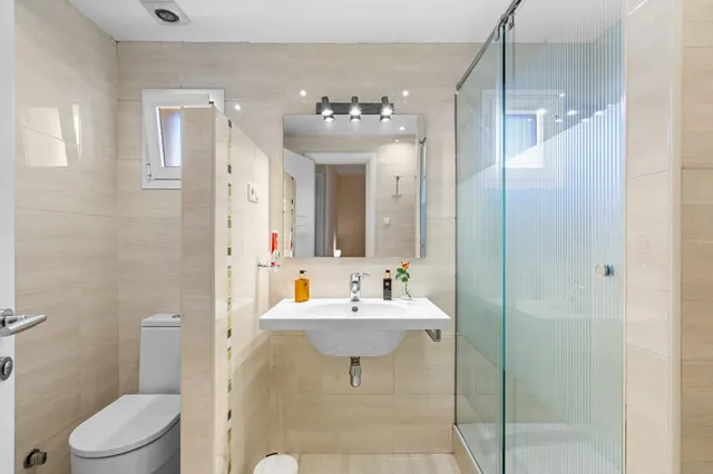 ¡Descubre esta preciosa casa pareada en venta! — 30