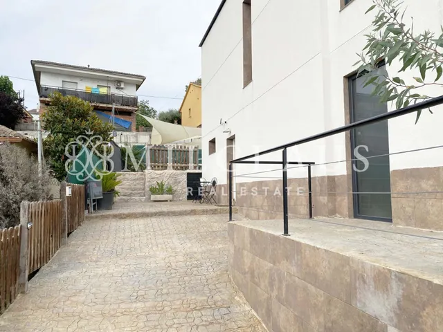 Casa o chalet independiente en venta en Calle d'Enric Morera — 12