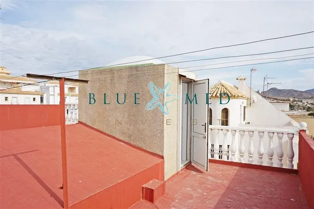 Tríplex en primera línea con vistas al mar en el alamillo — 31