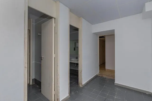 Local comercial 49m² en venta - Extremadura — 17