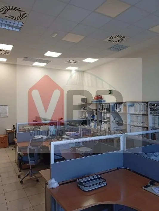 ** PONEMOS A TU DISPOSICIÓN ESTAS MAGNIFICAS OFICINAS DE 490 METROS EN EL PARQUE TACTICA DE PATERNA ** Con una multitud de servicios: sucursales bancarias, gimnas — 13