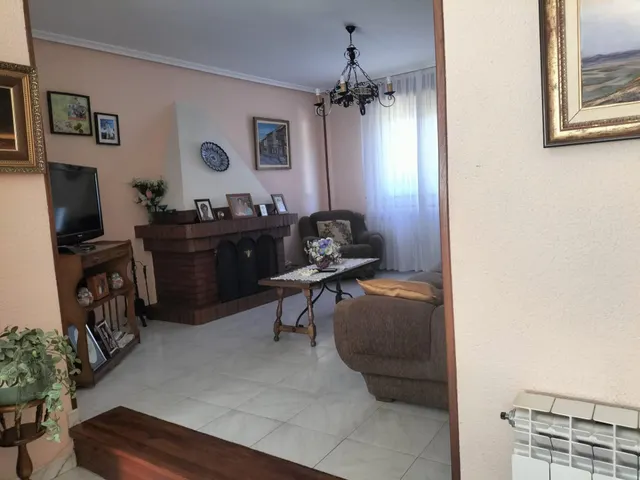Amplia Casa en Melgar de Fernamental con Jardín y Terraza — 29