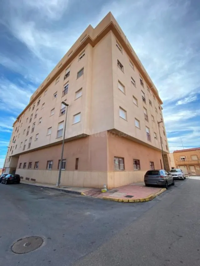 PISO DE 3 DORMITORIOS Y 2 BAÑOS COMPLETOS EN LA GANGOSA!! MU
