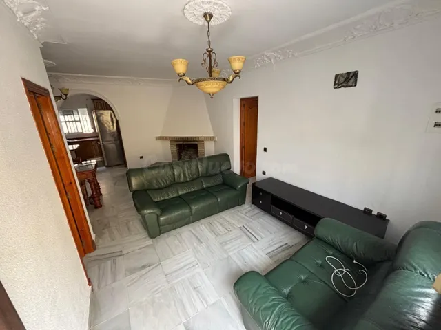 AMPLIA CASA EN PEDANÍA — 2