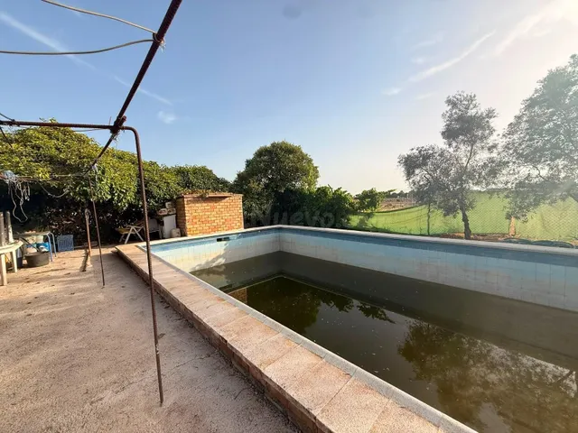 FINCA RÚSTICA CON PISCINA Y POZO LEGAL EN LA FUENCUBIERTA (L