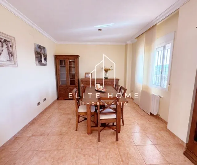 Una villa para disfrutar en familia en exclusiva urbanización y con el mediterráneo como horizonte — 11