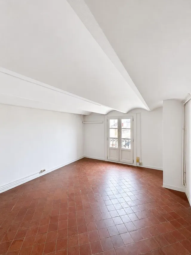 Oficina de 184 m2 con carácter y mucha luz en Passeig de Gràcia — 7