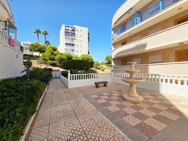 Estudio con licencia turística y piscina a 220 m de la playa en Arenales del Sol — 19