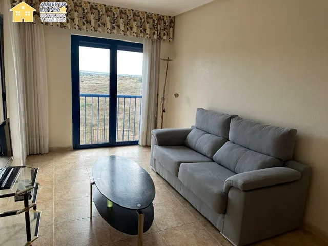 Vivienda de 3 dormitorios en alquiler de larga estancia en El Altet, Elche. — 6